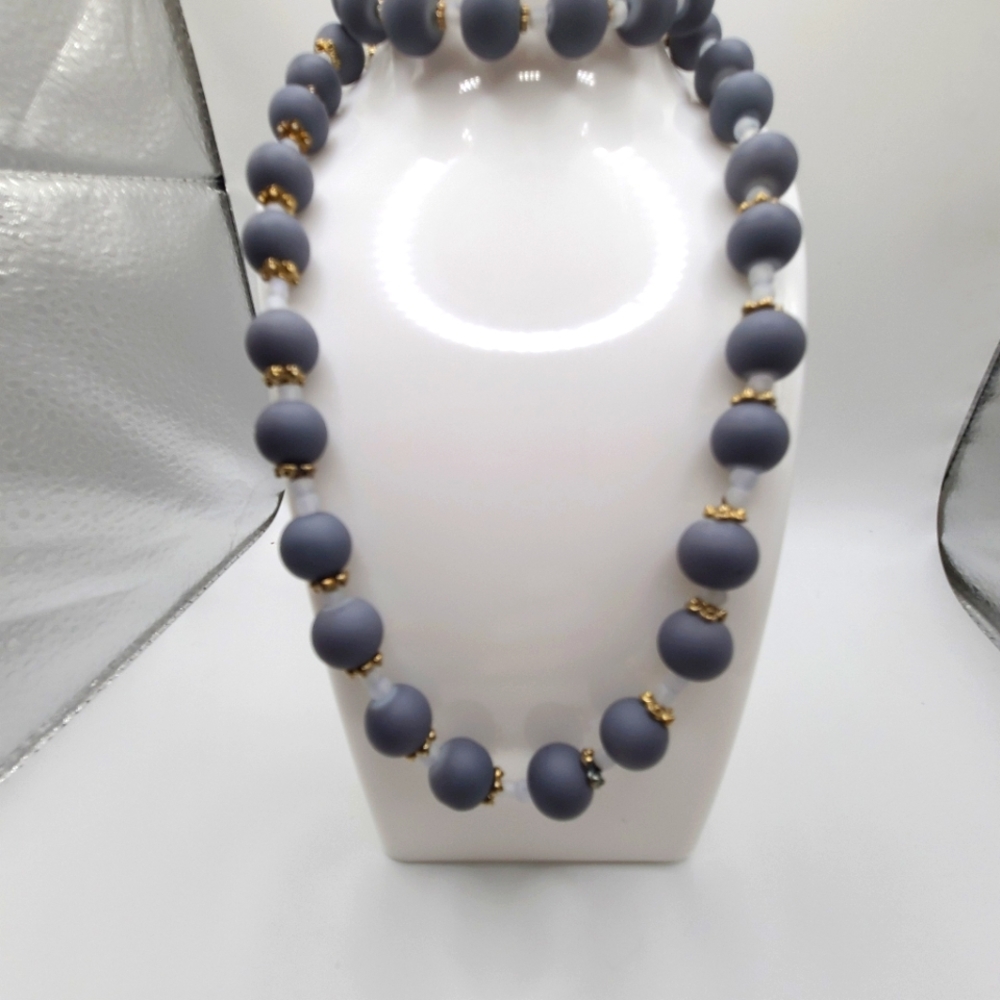 Grey beaded stretchy elegant necklace and bracelet